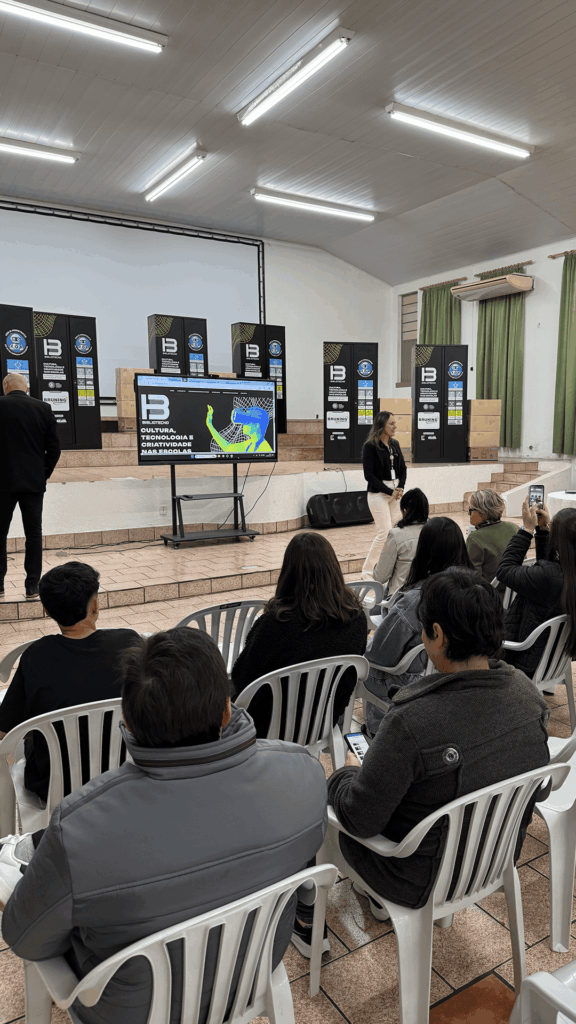 Entrega da Bibliotecno para as escolas de Panambi/RS